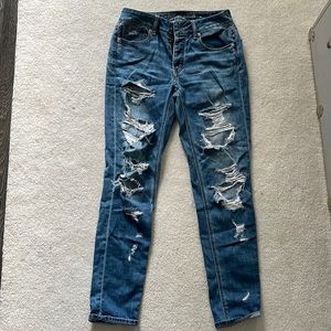 American Eagle distressed Boyfriend Jeans